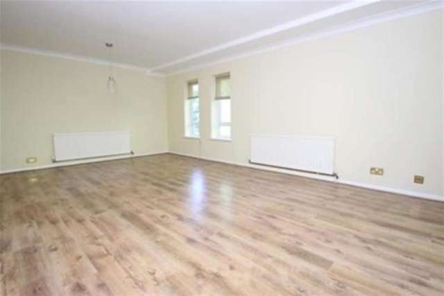  Image of 2 bedroom Flat to rent in Forest Close Chislehurst BR7 at Chislehurst, BR7 5QS