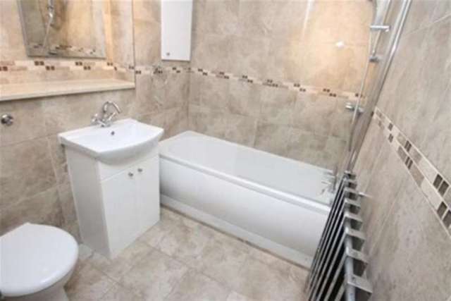  Image of 2 bedroom Flat to rent in Forest Close Chislehurst BR7 at Chislehurst, BR7 5QS
