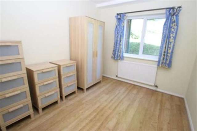  Image of 2 bedroom Flat to rent in Forest Close Chislehurst BR7 at Chislehurst, BR7 5QS