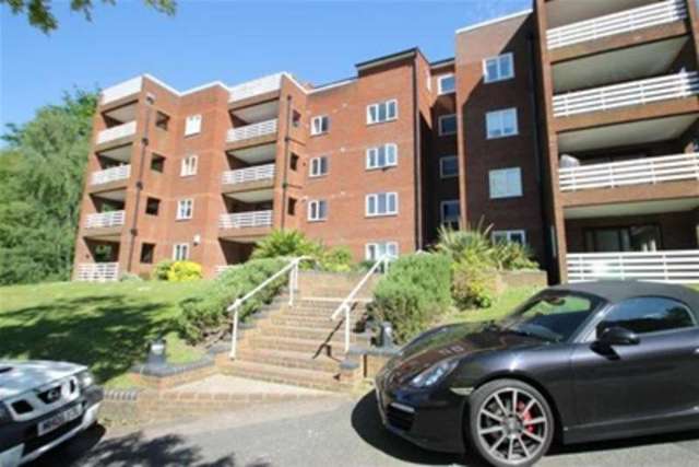  Image of 2 bedroom Flat to rent in Forest Close Chislehurst BR7 at Chislehurst, BR7 5QS