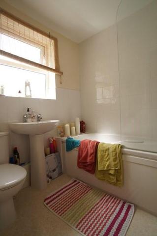  Image of 1 bedroom Apartment to rent in Forest Road Kingswood Bristol BS15 at Kingswood  Bristol, BS15 8EG