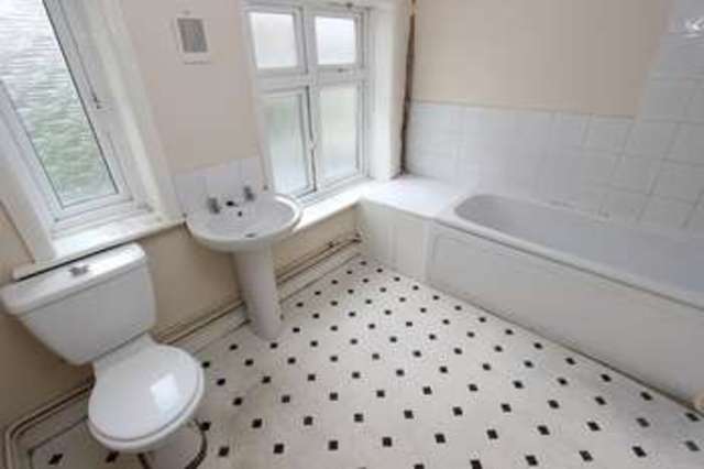  Image of 4 bedroom Flat to rent in Devonshire Road Southampton SO15 at Devonshire Road Polygon Southampton, SO15 2GR
