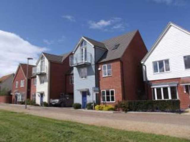  Image of 6 bedroom Detached house for sale in Foxfield Broughton Milton Keynes MK10 at Broughton Milton Keynes Milton Keynes Village, MK10 7BP