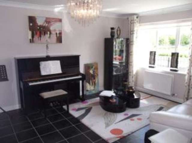  Image of 6 bedroom Detached house for sale in Foxfield Broughton Milton Keynes MK10 at Broughton Milton Keynes Milton Keynes Village, MK10 7BP