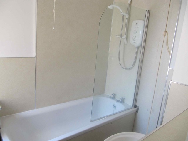  Image of 4 bedroom Terraced house to rent in Francis Avenue Southsea PO4 at Southsea Southsea, PO4 0AH