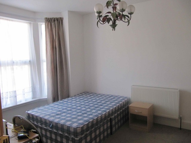  Image of 4 bedroom Terraced house to rent in Francis Avenue Southsea PO4 at Southsea Southsea, PO4 0AH