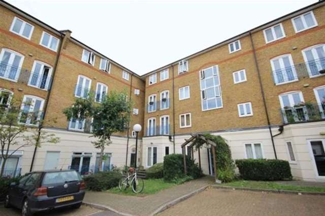  Image of 2 bedroom Flat to rent in Fuller Close London E2 at London, E2 6DX
