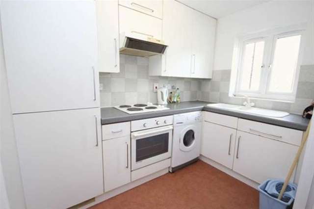  Image of 2 bedroom Flat to rent in Fuller Close London E2 at London, E2 6DX