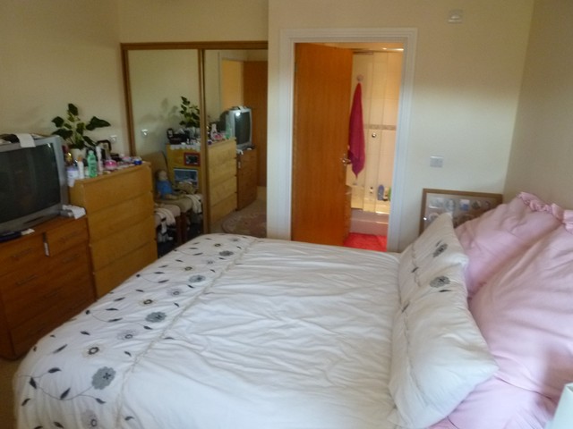  Image of 2 bedroom Flat to rent in Station Road Redhill RH1 at 140 Station Road  Redhill, RH1 1ET