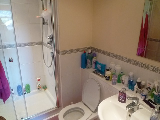  Image of 2 bedroom Flat to rent in Station Road Redhill RH1 at 140 Station Road  Redhill, RH1 1ET