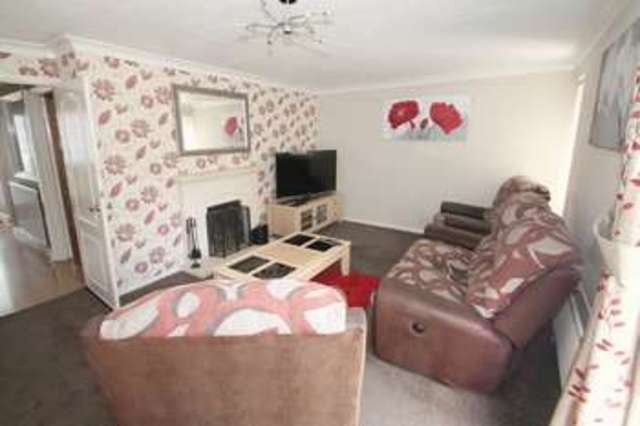  Image of 3 bedroom Detached house for sale in Hilldown Road Hemel Hempstead HP1 at Hilldown Road Gadebridge Hemel Hempstead, HP1 3JD
