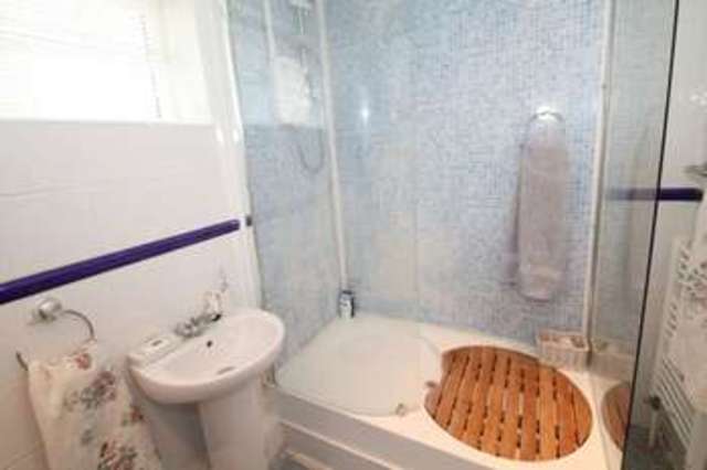  Image of 3 bedroom Detached house for sale in Hilldown Road Hemel Hempstead HP1 at Hilldown Road Gadebridge Hemel Hempstead, HP1 3JD