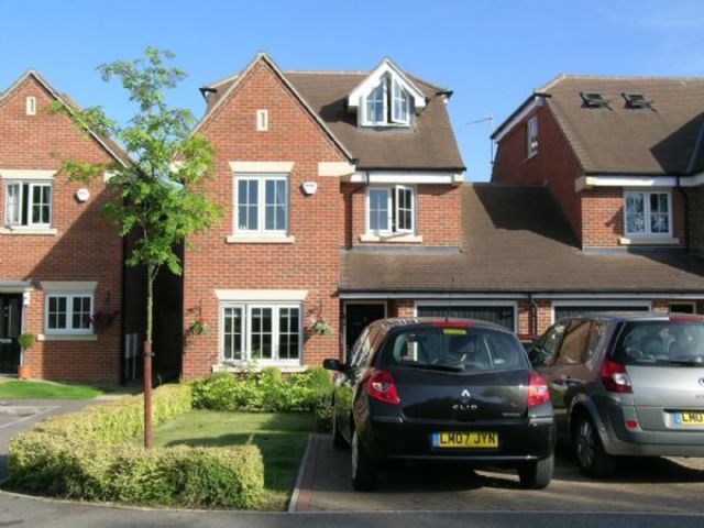  Image of 4 bedroom Semi-Detached house to rent in Gardener Walk Holmer Green High Wycombe HP15 at Gardener Walk Holmer Green Holmer Green, HP15 6TX