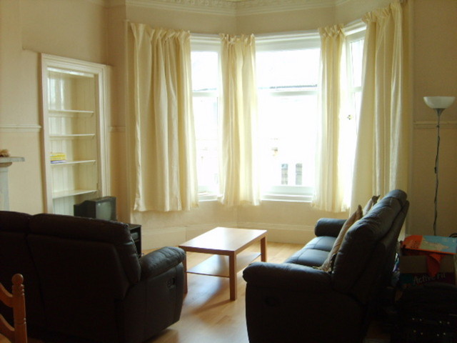 Image of 2 bedroom Flat to rent in Garthland Drive Dennistoun Glasgow G31 at Dennistoun Glasgow Glasgow, G31 2SG