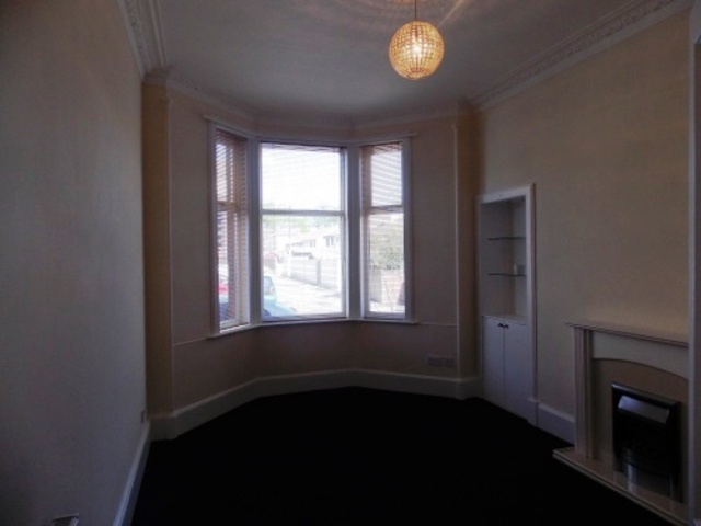  Image of 2 bedroom Flat to rent in Gartly Street Glasgow G44 at Muirend Glasgow Glasgow, G44 3LN