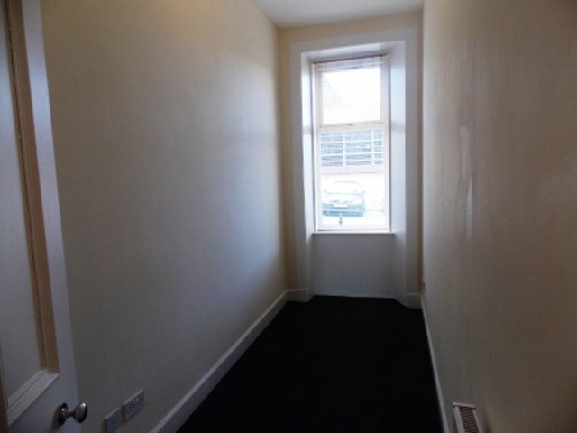  Image of 2 bedroom Flat to rent in Gartly Street Glasgow G44 at Muirend Glasgow Glasgow, G44 3LN