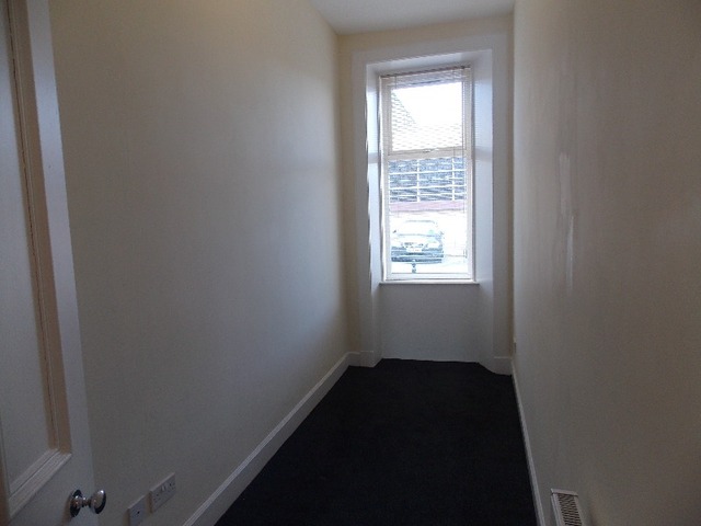  Image of 2 bedroom Flat to rent in Gartly Street Glasgow G44 at Muirend Glasgow Glasgow, G44 3LN