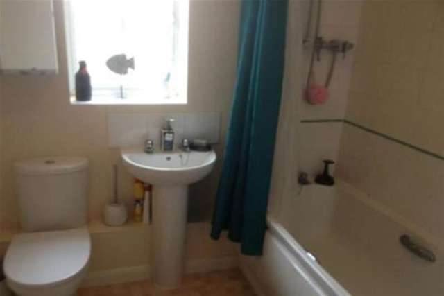  Image of 2 bedroom Flat to rent in Gatehouse Court Taunton TA1 at Taunton, TA1 1RX