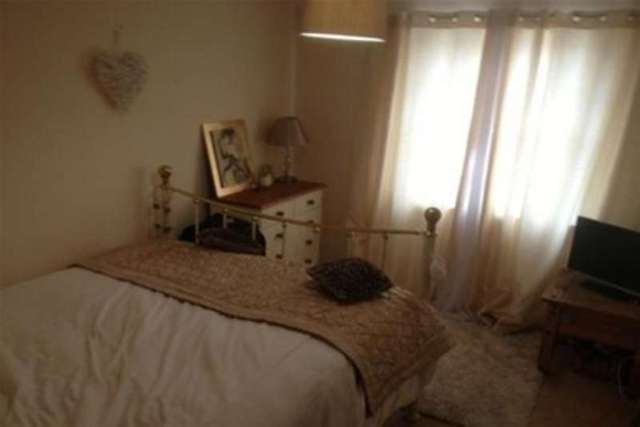  Image of 2 bedroom Flat to rent in Gatehouse Court Taunton TA1 at Taunton, TA1 1RX