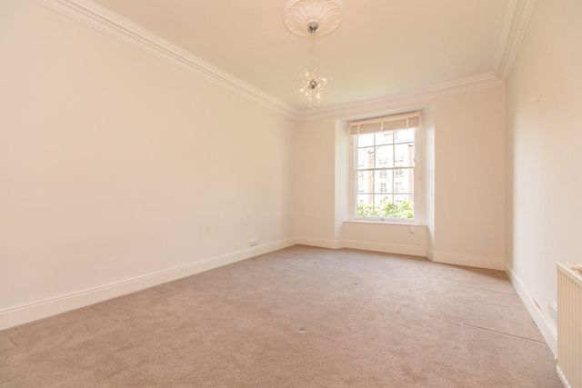  Image of 4 bedroom Flat to rent in Gayfield Square Edinburgh EH1 at Broughton Edinburgh Edinburgh, EH1 3NX