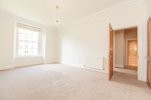  Image of 4 bedroom Flat to rent in Gayfield Square Edinburgh EH1 at Broughton Edinburgh Edinburgh, EH1 3NX