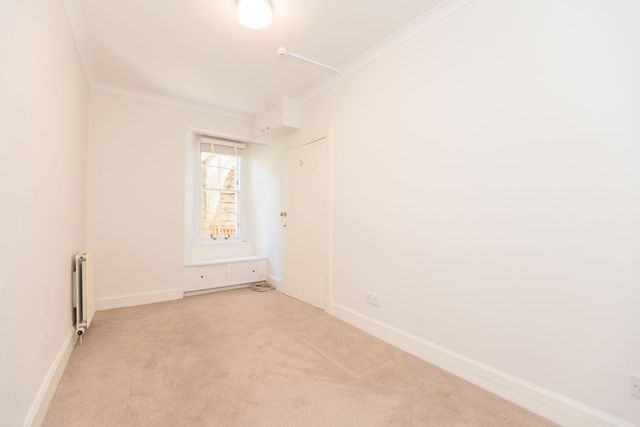  Image of 4 bedroom Flat to rent in Gayfield Square Edinburgh EH1 at Broughton Edinburgh Edinburgh, EH1 3NX