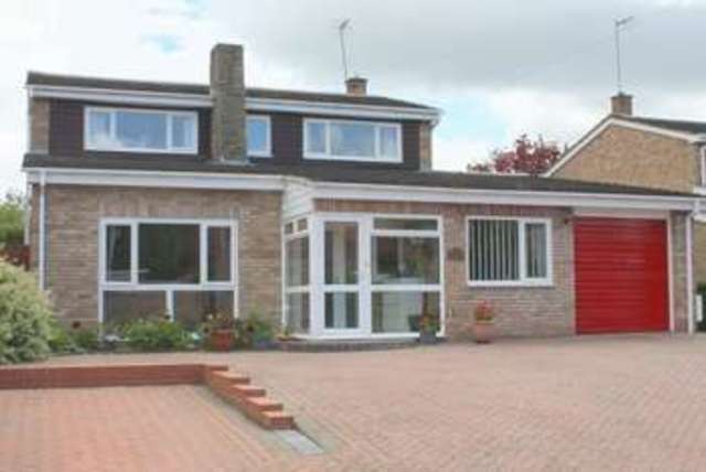  Image of 4 bedroom Detached house for sale in George Lane Wyre Piddle Pershore WR10 at George Lane Wyre Piddle Pershore, WR10 2HX