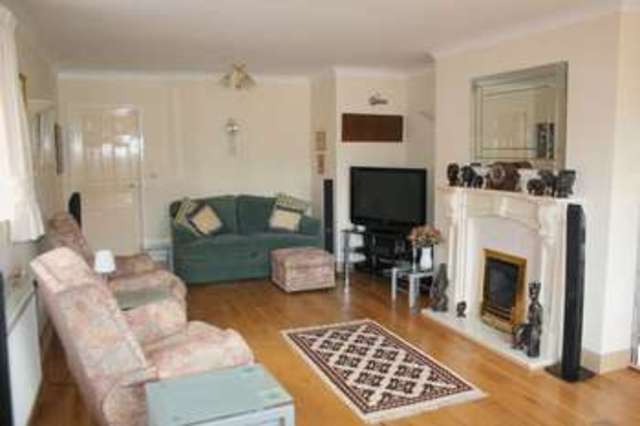  Image of 4 bedroom Detached house for sale in George Lane Wyre Piddle Pershore WR10 at George Lane Wyre Piddle Pershore, WR10 2HX