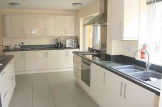  Image of 4 bedroom Detached house for sale in George Lane Wyre Piddle Pershore WR10 at George Lane Wyre Piddle Pershore, WR10 2HX