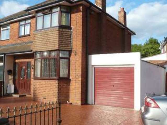  Image of 3 bedroom Semi-Detached house to rent in Georgina Avenue Bilston WV14 at Georgina Avenue  Bilston, WV14 8UX