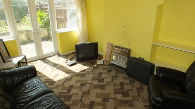  Image of 3 bedroom Semi-Detached house for sale in Glebelands Drive Headingley Leeds LS6 at Glebelands Drive  Leeds, LS6 4AG