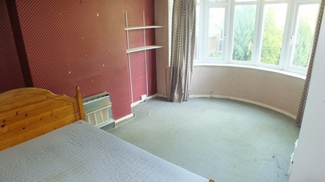  Image of 3 bedroom Semi-Detached house for sale in Glebelands Drive Headingley Leeds LS6 at Glebelands Drive  Leeds, LS6 4AG