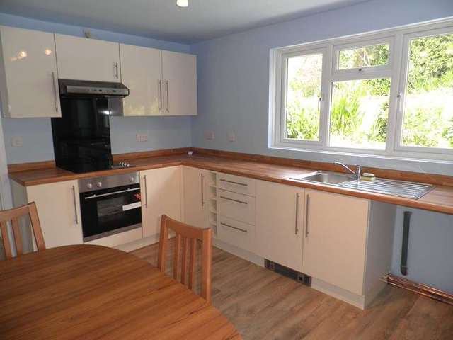  Image of 2 bedroom Detached house for sale in Glenburnie Road Bideford EX39 at Glenburnie Road  Bideford, EX39 2LW