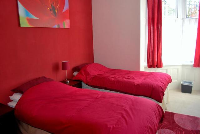  Image of 2 bedroom Flat to rent in Glendinning Avenue Weymouth DT4 at Weymouth, DT4 7QF