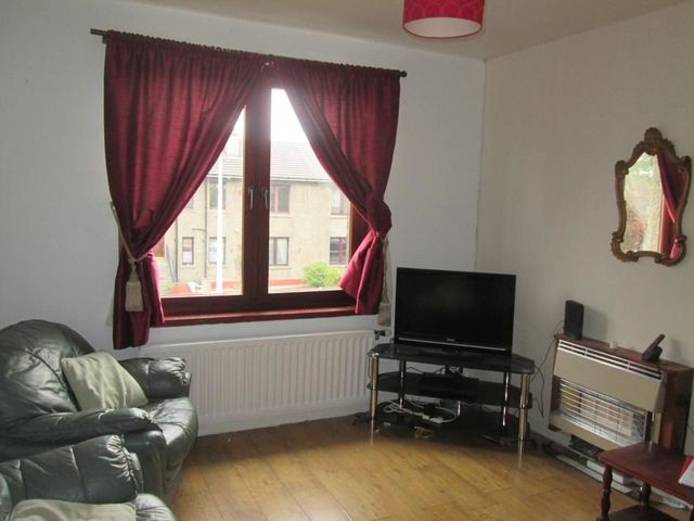  Image of 2 bedroom Flat to rent in Glenmarkie Terrace Dundee DD3 at Lochee East Dundee Dundee, DD3 8DT