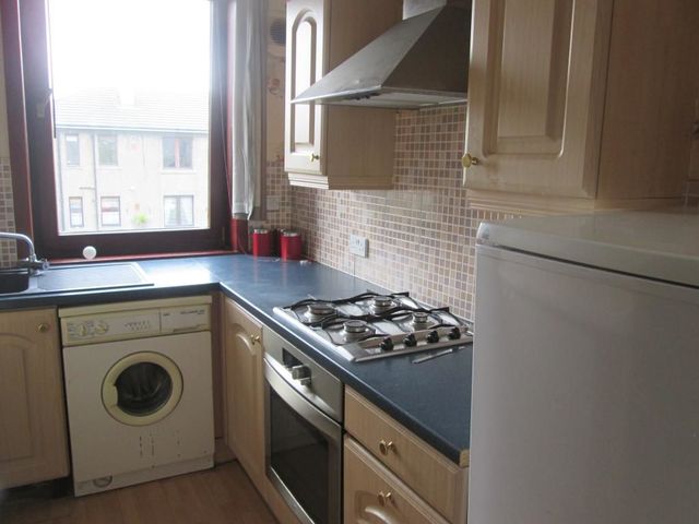  Image of 2 bedroom Flat to rent in Glenmarkie Terrace Dundee DD3 at Lochee East Dundee Dundee, DD3 8DT