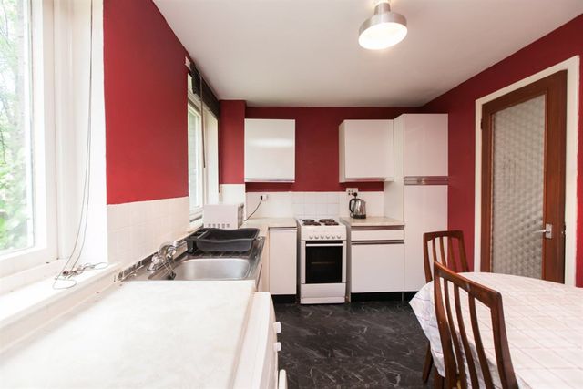  Image of 2 bedroom Flat to rent in Glenogle Road Edinburgh EH3 at Stockbridge Edinburgh Edinburgh, EH3 5HW
