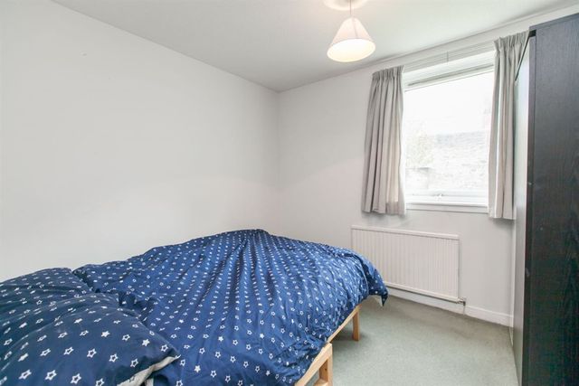  Image of 2 bedroom Flat to rent in Glenogle Road Edinburgh EH3 at Stockbridge Edinburgh Edinburgh, EH3 5HW