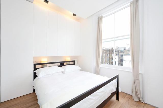  Image of 2 bedroom Flat to rent in Gloucester Terrace London W2 at Gloucester Terrace  London, W2 6DX