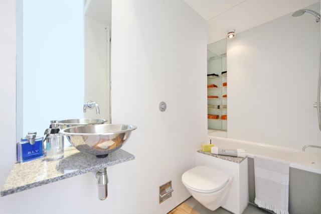  Image of 2 bedroom Flat to rent in Gloucester Terrace London W2 at Gloucester Terrace  London, W2 6DX