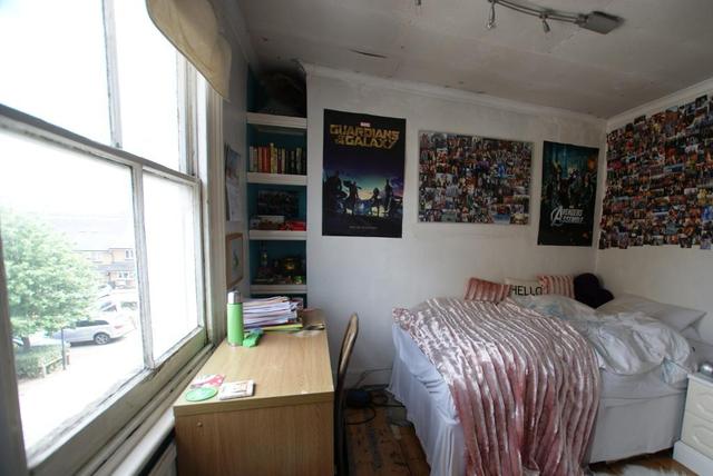  Image of 3 bedroom Maisonette to rent in Goldhawk Road London W12 at Shepherds Bush, W12 8QP