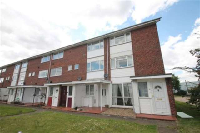  Image of 2 bedroom Maisonette to rent in Goldsel Road Swanley BR8 at Swanley, BR8 8EZ
