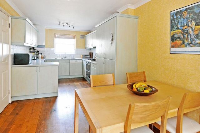  Image of 4 bedroom Terraced house for sale in Gordon Road Clifton Bristol BS8 at Gordon Road Clifton Bristol, BS8 1AW
