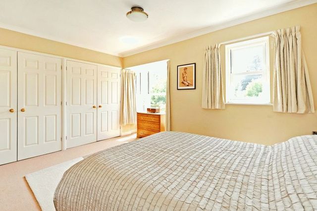  Image of 4 bedroom Terraced house for sale in Gordon Road Clifton Bristol BS8 at Gordon Road Clifton Bristol, BS8 1AW