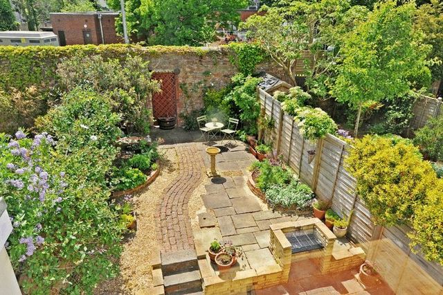  Image of 4 bedroom Terraced house for sale in Gordon Road Clifton Bristol BS8 at Gordon Road Clifton Bristol, BS8 1AW