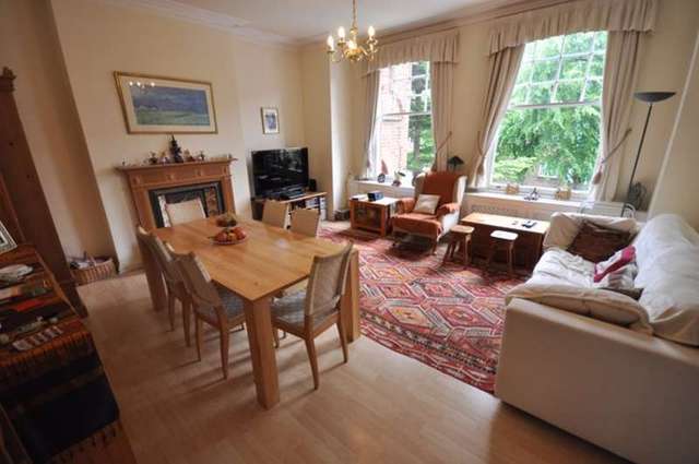  Image of 2 bedroom Flat to rent in Grange Road London W4 at London, W4 4DA