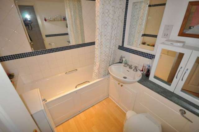  Image of 2 bedroom Flat to rent in Grange Road London W4 at London, W4 4DA