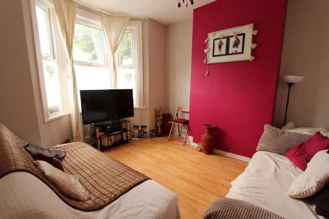 Image of 3 bedroom Terraced house to rent in Grasmere Road Woodside Croydon SE25 at Grasmere Road  London, SE25 4RF