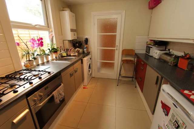  Image of 3 bedroom Terraced house to rent in Grasmere Road Woodside Croydon SE25 at Grasmere Road  London, SE25 4RF