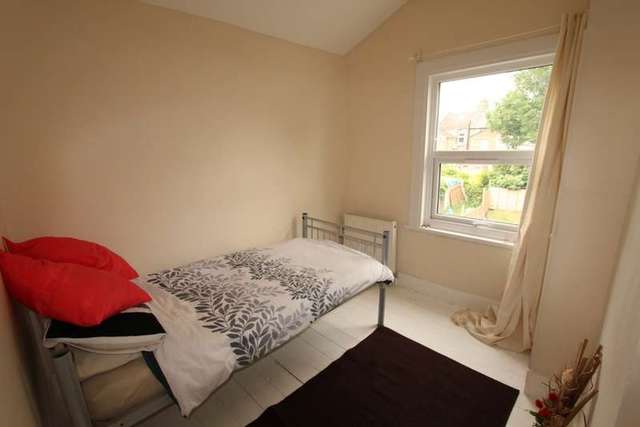  Image of 3 bedroom Terraced house to rent in Grasmere Road Woodside Croydon SE25 at Grasmere Road  London, SE25 4RF